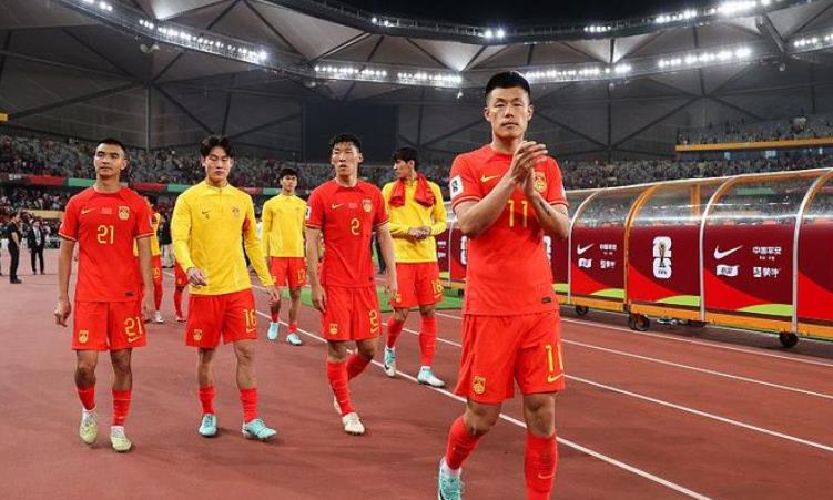 国足1比2不敌中国香港,亚洲杯前景堪忧