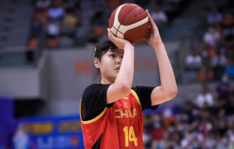 WNBA洛杉矶火花队官宣新援中国女篮李月汝加盟，期待内线实力再升级