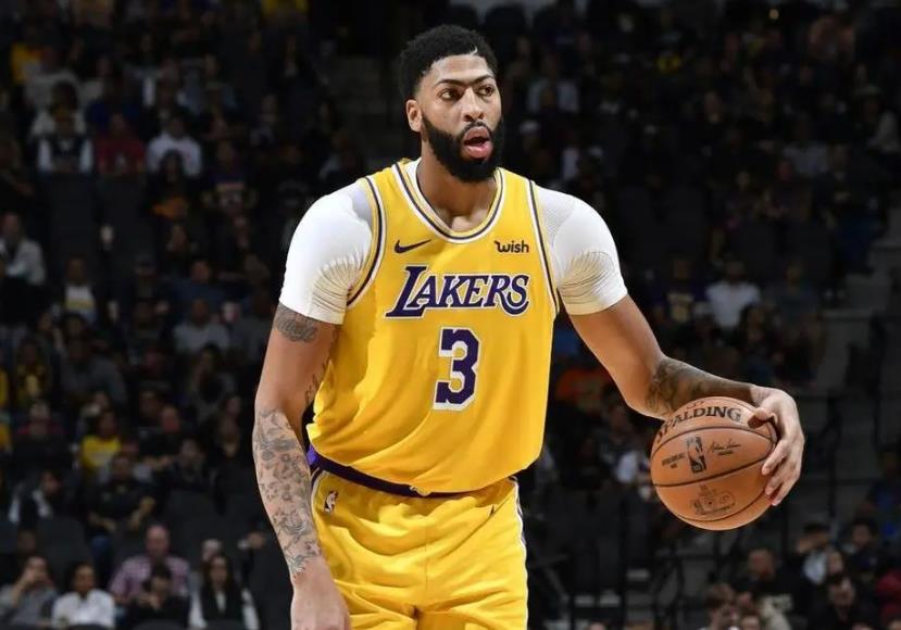 NBA篮球巨星浓眉哥安东尼·戴维斯——身体与技术的完美结合
